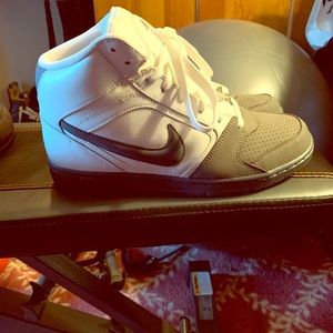 Nike Air Prestige II High Top Sneakers
